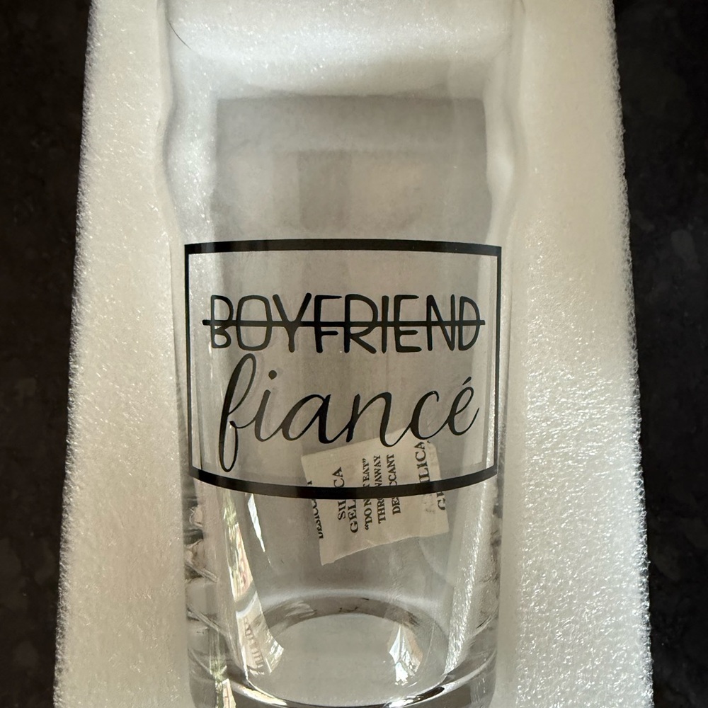Fiancé Glassware Set - Black Lettering - Picture 2 of 4